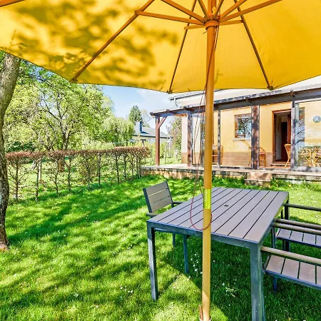 Amazing In Porcheresse Daverdisse With Terrace Hébergement de vacances